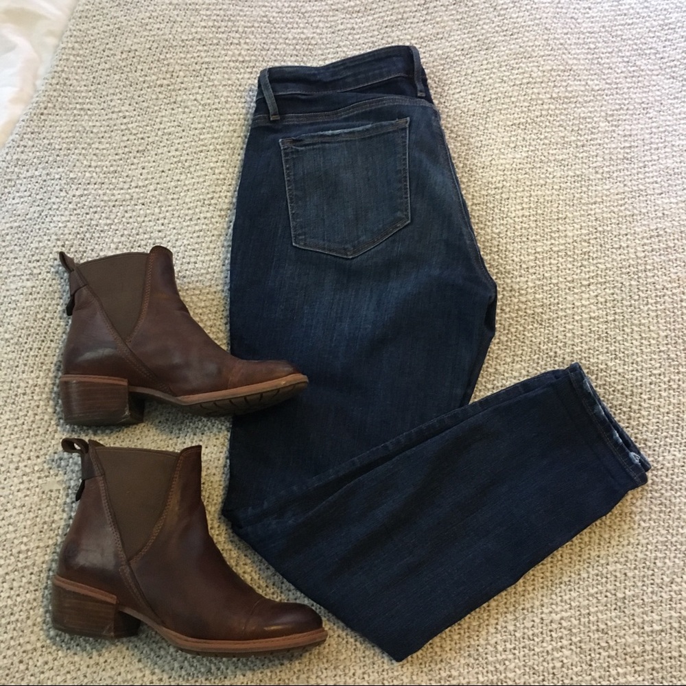 LOFT Curvy Crop Jeans